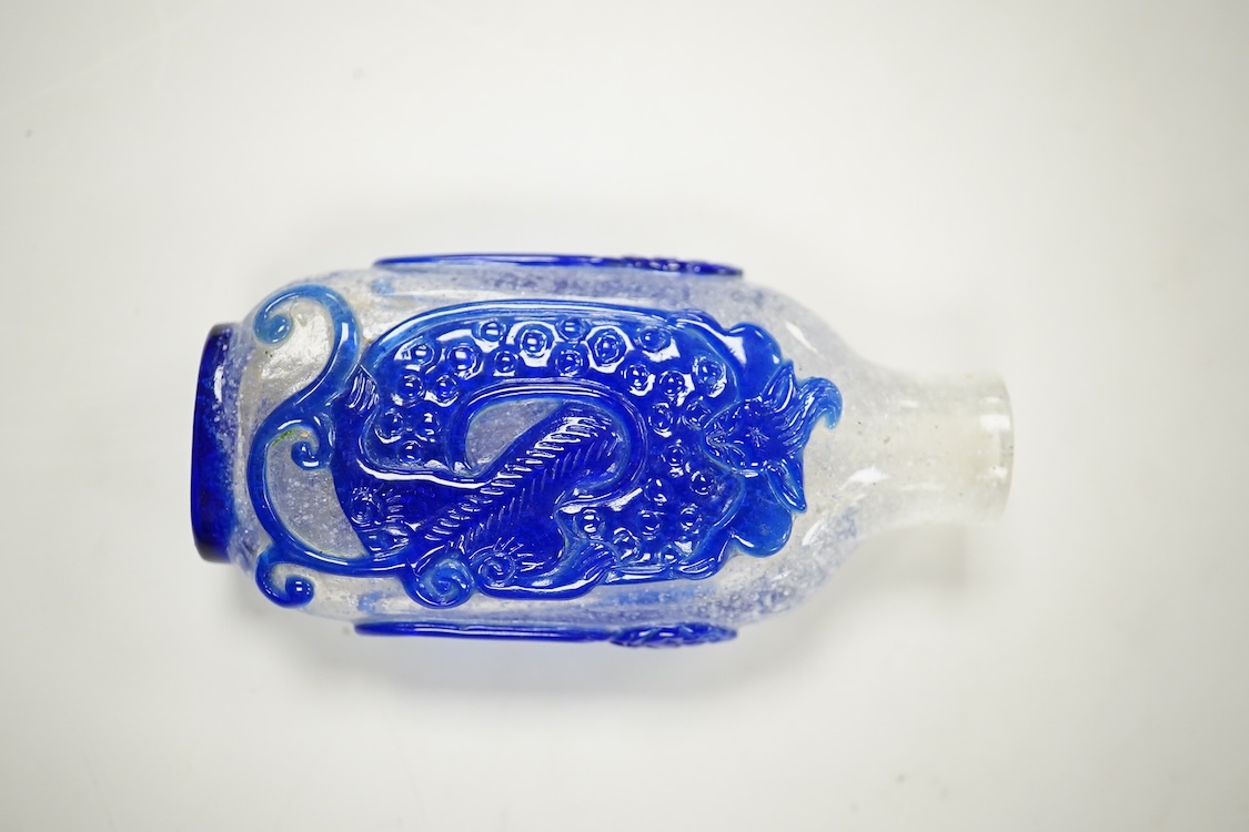 A Chinese overlaid glass snuff bottle, 8cm high